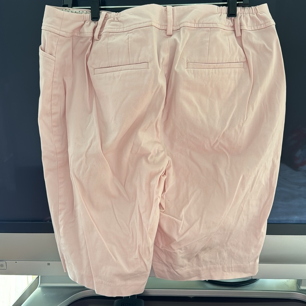 Talbots women’s light pink shorts - Picture 2 of 2